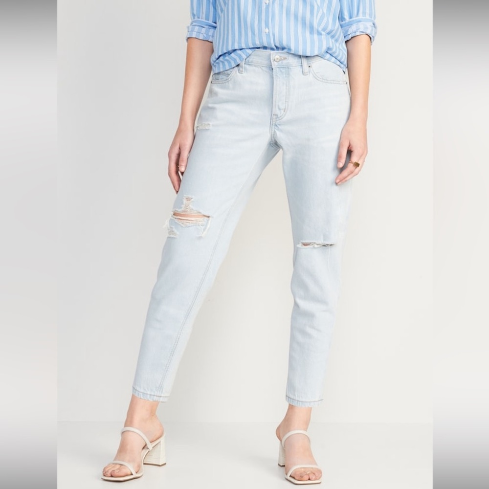 Old Navy Mid-Rise Button-Fly Straight Ripped Tapered Jeans Size 8 Regular